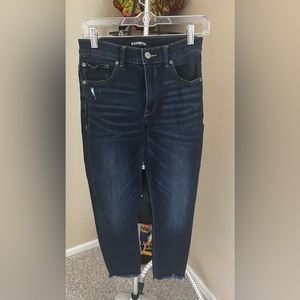 Women’s Hight Wasted Express ankle legging.